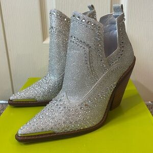 Gianni Bini Silver Rhinestone booties 7.5